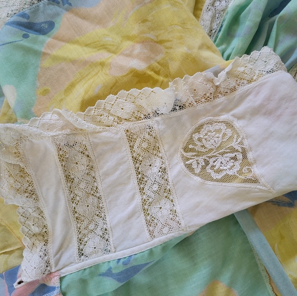 Vintage Floral And Lace Button Front Dress - Picture 3 of 16